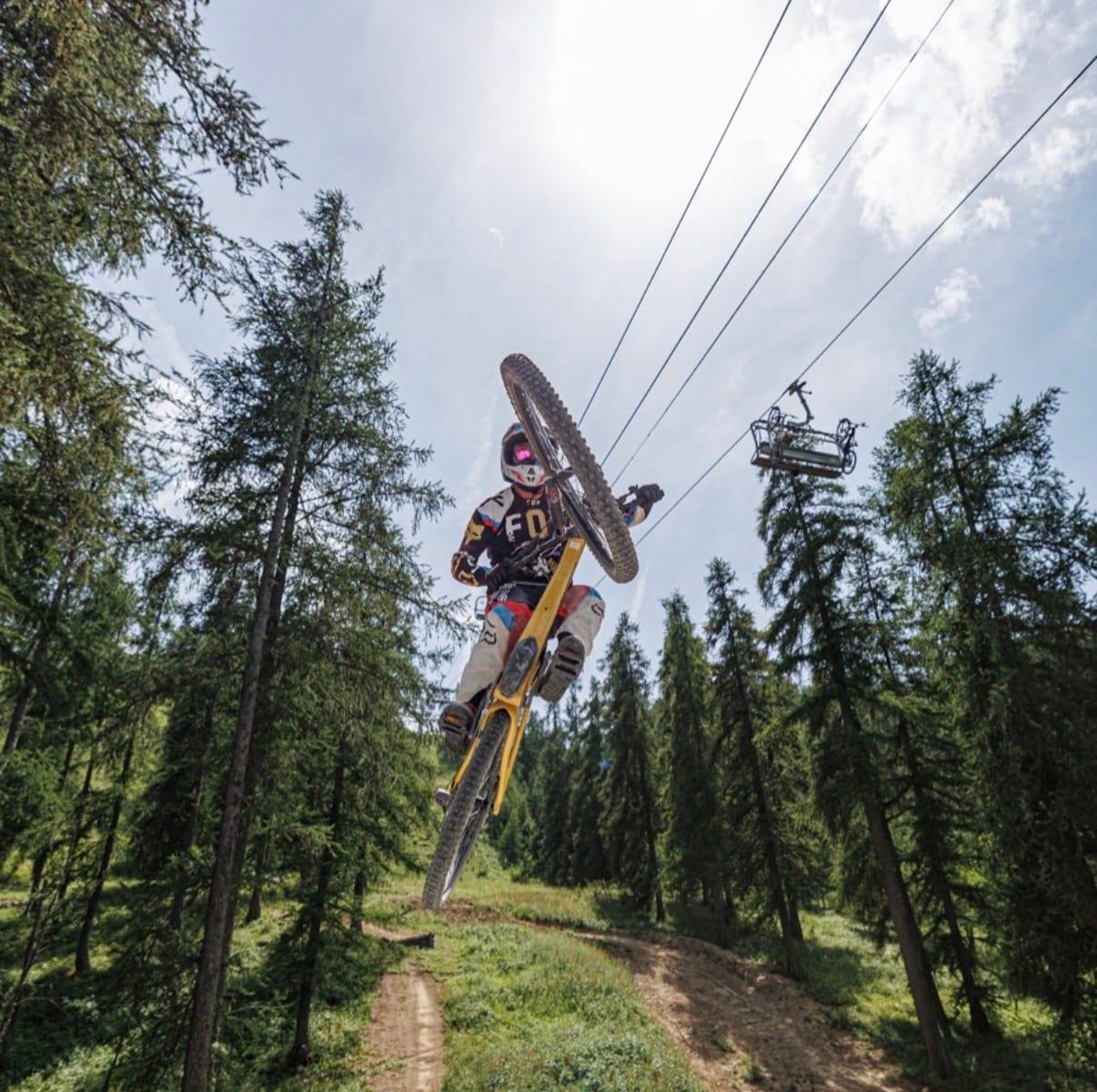 Jeunes riders en stage VTT au bike park du Seignus