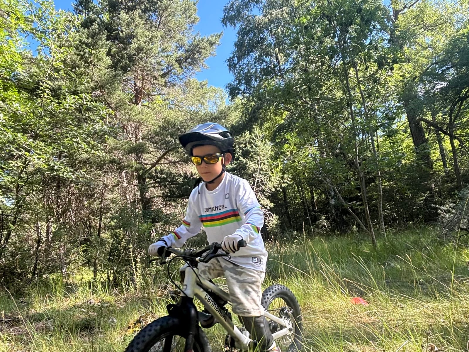Jeunes enfants en stage VTT pitchoune à Allos